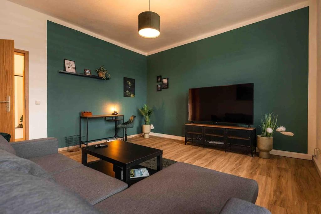 Ferienwohnung Bali Style Mit High Speed Wlan Und Gratis Parkplatz Gera Eksteriør bilde